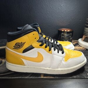 Air Jordan 1 Mid 'University Gold Men's Size 11.5